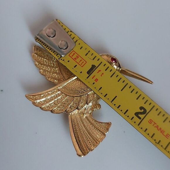 Vintage Unsigned AVON High Gloss Gold Tone Hummingbird Brooch Pin - Picture 7 of 7